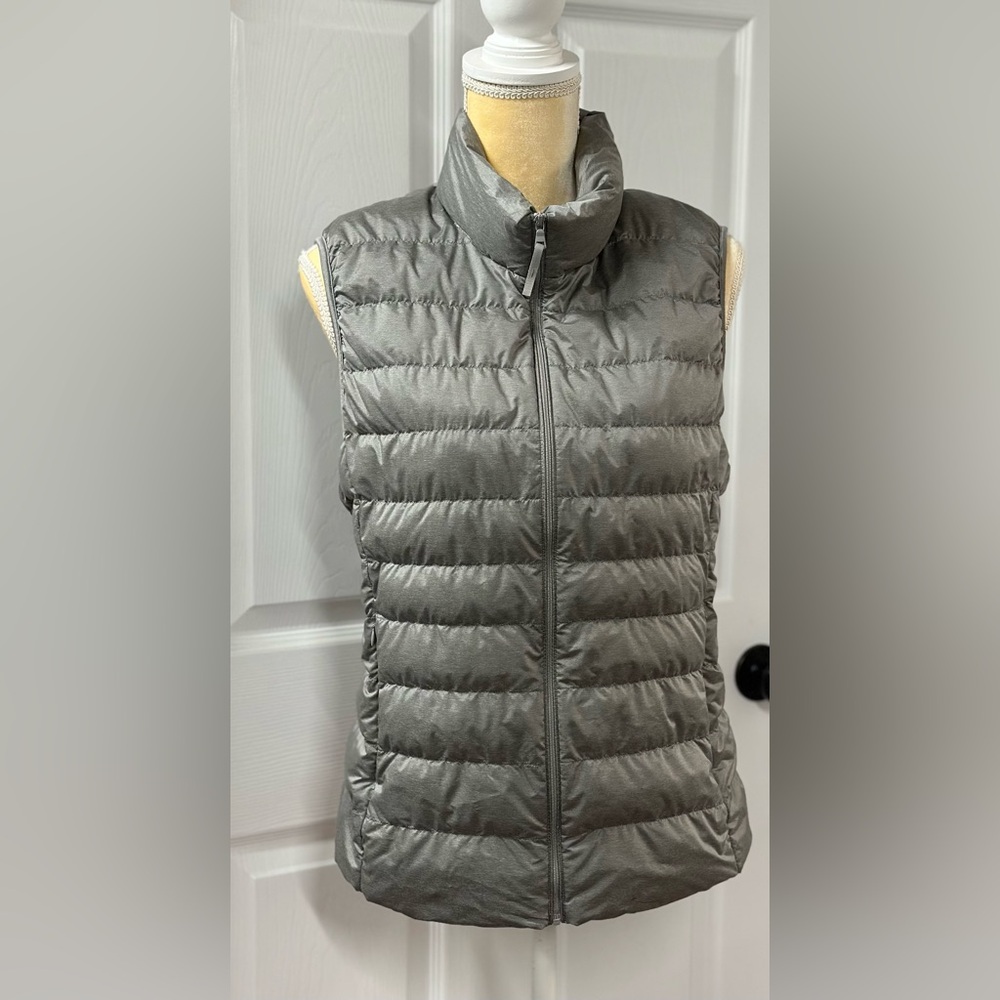 Women’s Uniqlo Puffy Vest